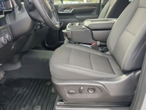 Used 2025 Chevrolet Silverado 2500 LT w/ Safety Package image 11