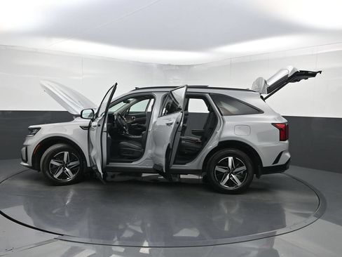 Used 2023 Kia Sorento EX w/ Panoramic Sunroof Package FWD image 39