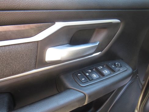 Used 2020 RAM 1500 Big Horn AWD/4WD image 17