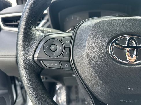 Used 2025 Toyota Corolla Cross AWD Hybrid image 19
