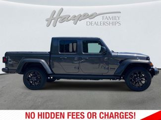 Used 2025 Jeep Gladiator Sport AWD/4WD video 2