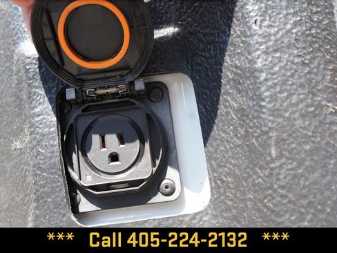 Used 2025 GMC Sierra 1500 SLT RWD image 18