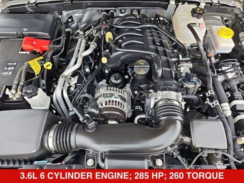 Used 2024 Jeep Wrangler Unlimited Rubicon AWD/4WD image 15