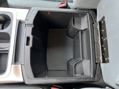 Used 2018 RAM 1500 SLT image 25