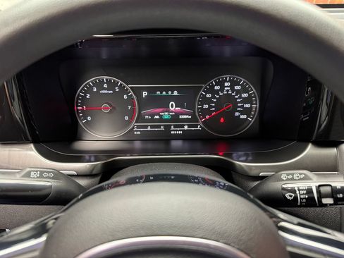 Used 2023 Kia Sorento LX AWD/4WD image 16