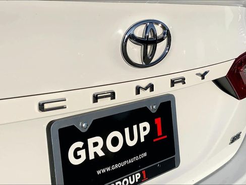 Used 2020 Toyota Camry SE image 30