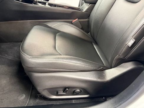 Used 2025 Jeep Compass Limited AWD/4WD image 12