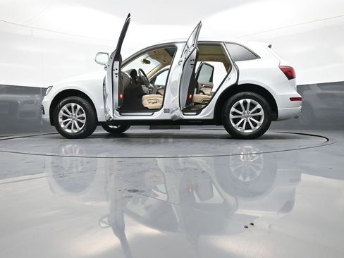 Used 2016 Audi Q5 2.0T Premium Plus w/ Technology Package image 49