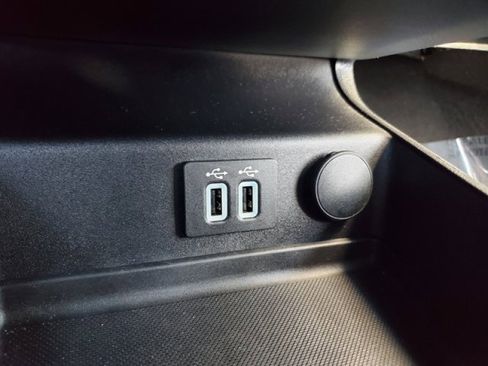 Used 2019 Ford Fusion SE image 24