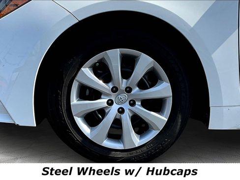 Used 2024 Toyota Corolla LE image 33