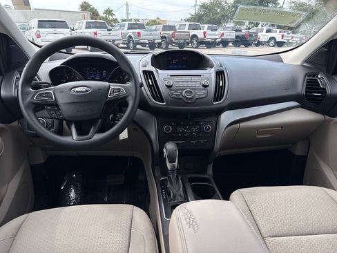 Used 2018 Ford Escape SE FWD image 5