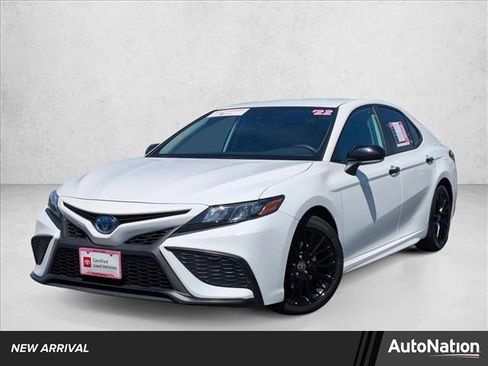 Certified 2022 Toyota Camry SE w/ Convenience Package image 1