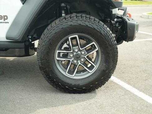 New 2026 Jeep Gladiator Mojave w/ Steel Bumper Group AWD/4WD image 47
