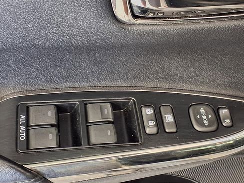 Used 2018 Toyota Avalon XLE image 15