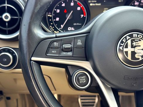 Used 2018 Alfa Romeo Giulia Ti w/ Quick Order Package 22Z Lusso image 25