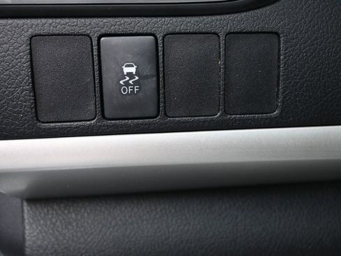 Used 2016 Toyota Camry SE image 16