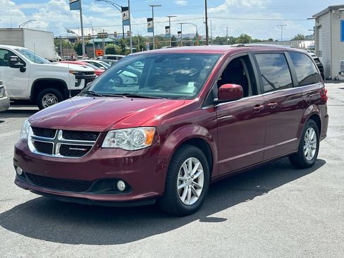 Used 2019 Dodge Grand Caravan SXT FWD image 9