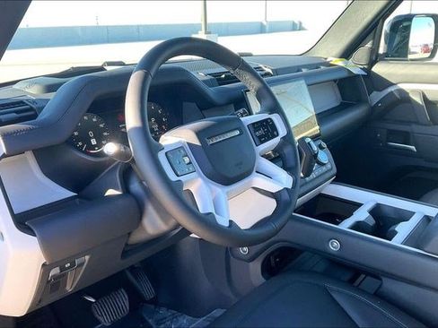 New 2026 Land Rover Defender 110 X-Dynamic SE image 7