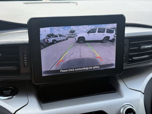 Used 2022 Ford Explorer XLT RWD image 21