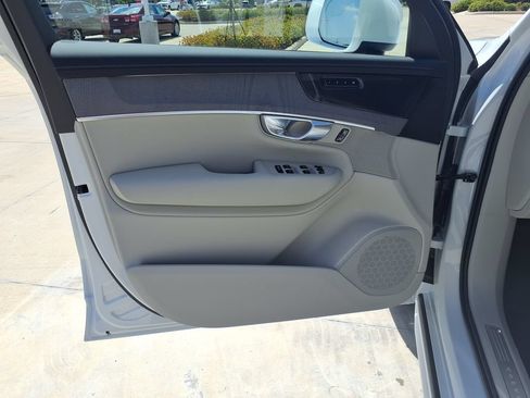 New 2026 Volvo XC90 T8 Ultra w/ Protection Package Premier AWD/4WD image 13