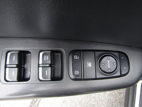 Used 2021 Kia Sportage LX AWD/4WD image 11