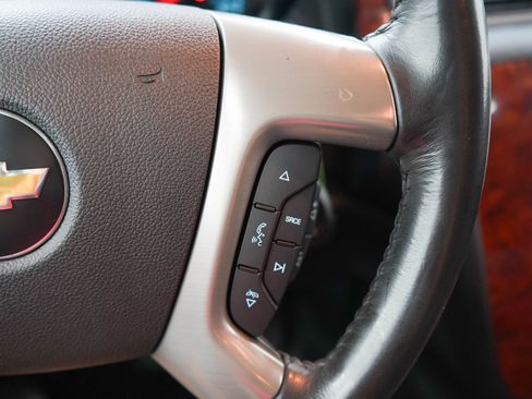 Used 2011 Chevrolet Suburban LTZ AWD/4WD image 27