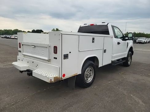 Used 2022 Ford F250 XL w/ Power Equipment Group AWD/4WD image 4