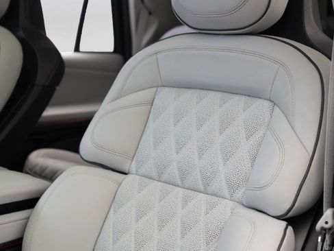 Used 2026 Lincoln Navigator Black Label AWD/4WD image 9