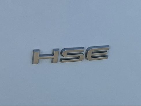 Used 2018 Land Rover Range Rover HSE image 4