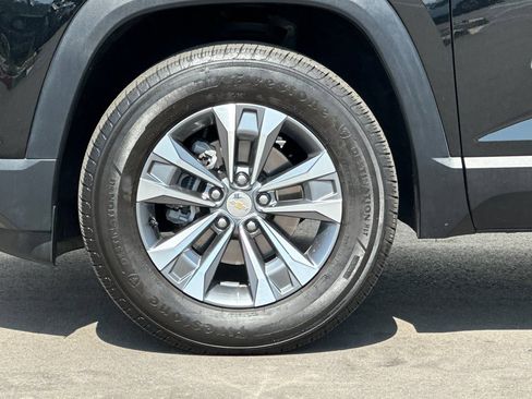Used 2025 Chevrolet Equinox LT w/ Safety and Technology Package FWD image 36