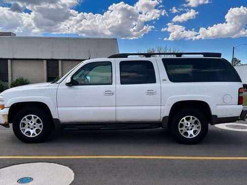 Used 2004 Chevrolet Suburban Z71 w/ Preferred Equipment Group AWD/4WD image 2