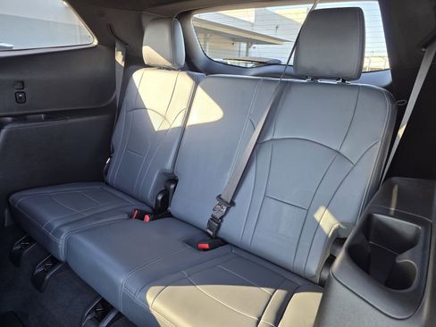 Used 2023 Buick Enclave Premium w/ Experience Buick Package image 15