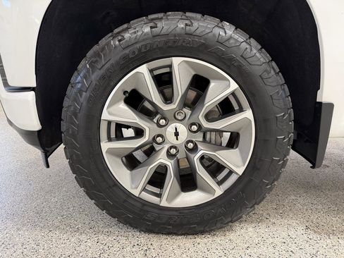 Used 2021 Chevrolet Silverado 1500 RST w/ Z71 Off-Road Package image 9
