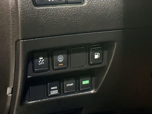 Used 2020 Nissan Rogue S image 8