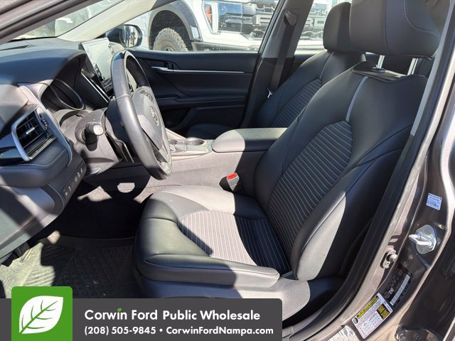 Used 2023 Toyota Camry SE FWD image 11