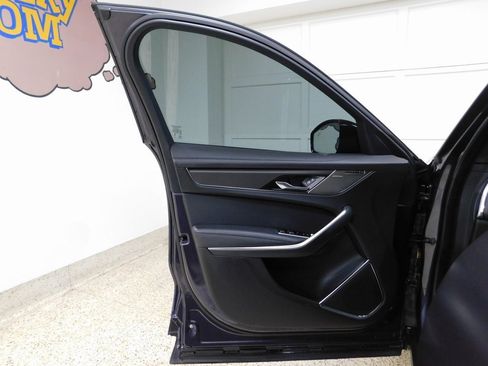 Used 2024 Jaguar F-PACE SVR image 23