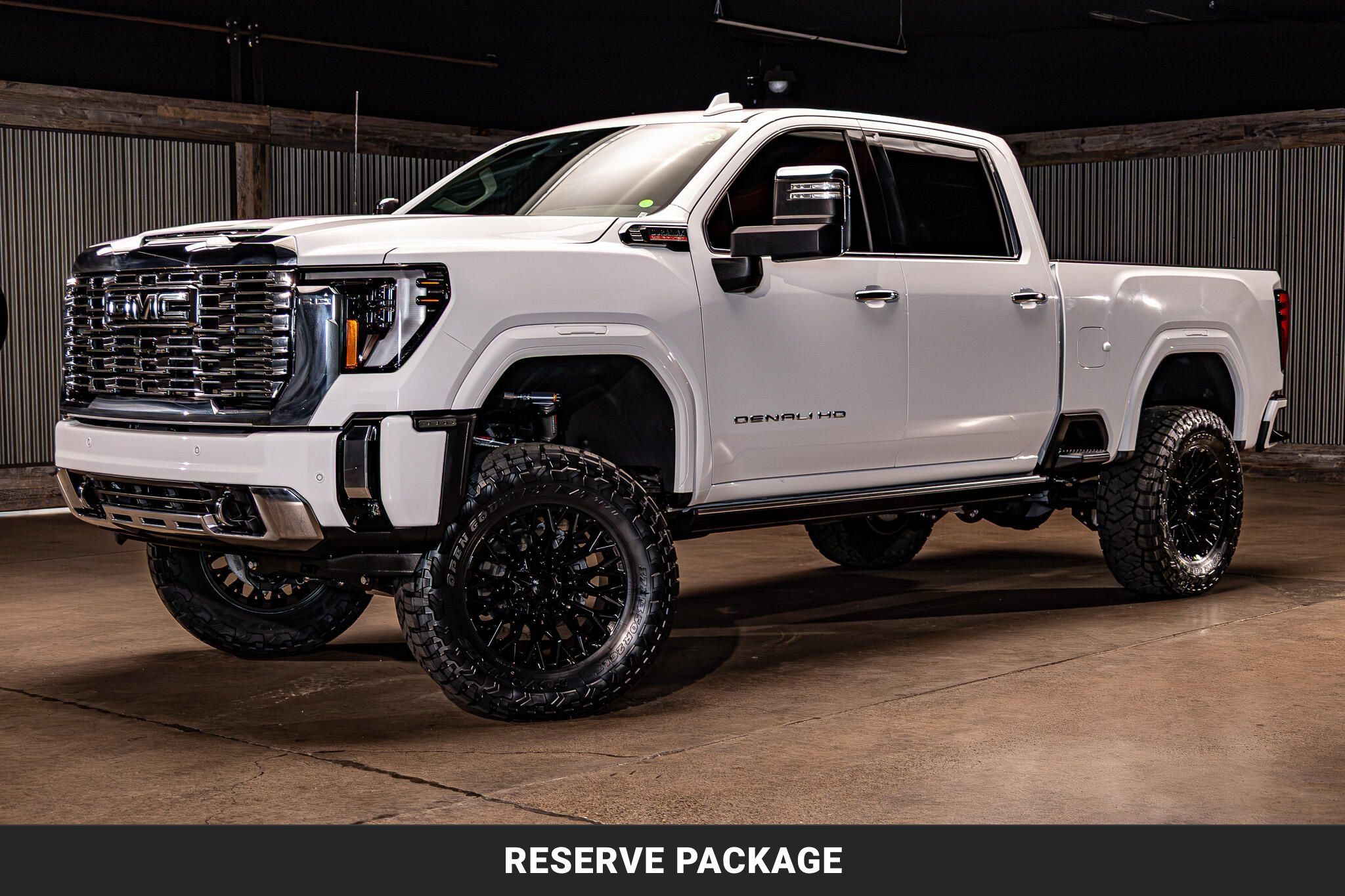 Used 2025 GMC Sierra 2500 Denali w/ Denali Reserve Package AWD/4WD image 5