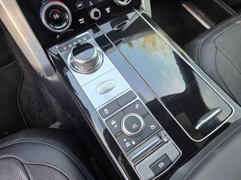 Used 2018 Land Rover Range Rover HSE image 20