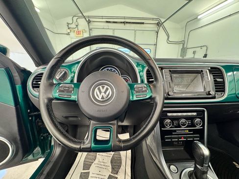 Used 2018 Volkswagen Beetle 2.0T SE FWD image 21