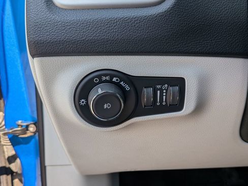 Used 2019 Jeep Compass Latitude w/ Popular Equipment Group AWD/4WD image 19