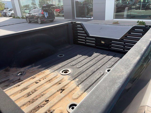 Used 2015 RAM 2500 Tradesman w/ Chrome Appearance Group AWD/4WD image 8