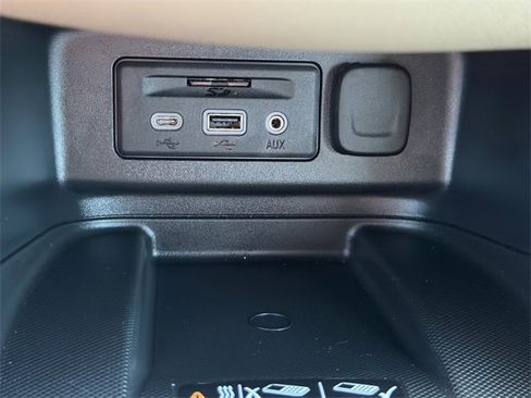 Certified 2023 Chevrolet Equinox Premier image 25