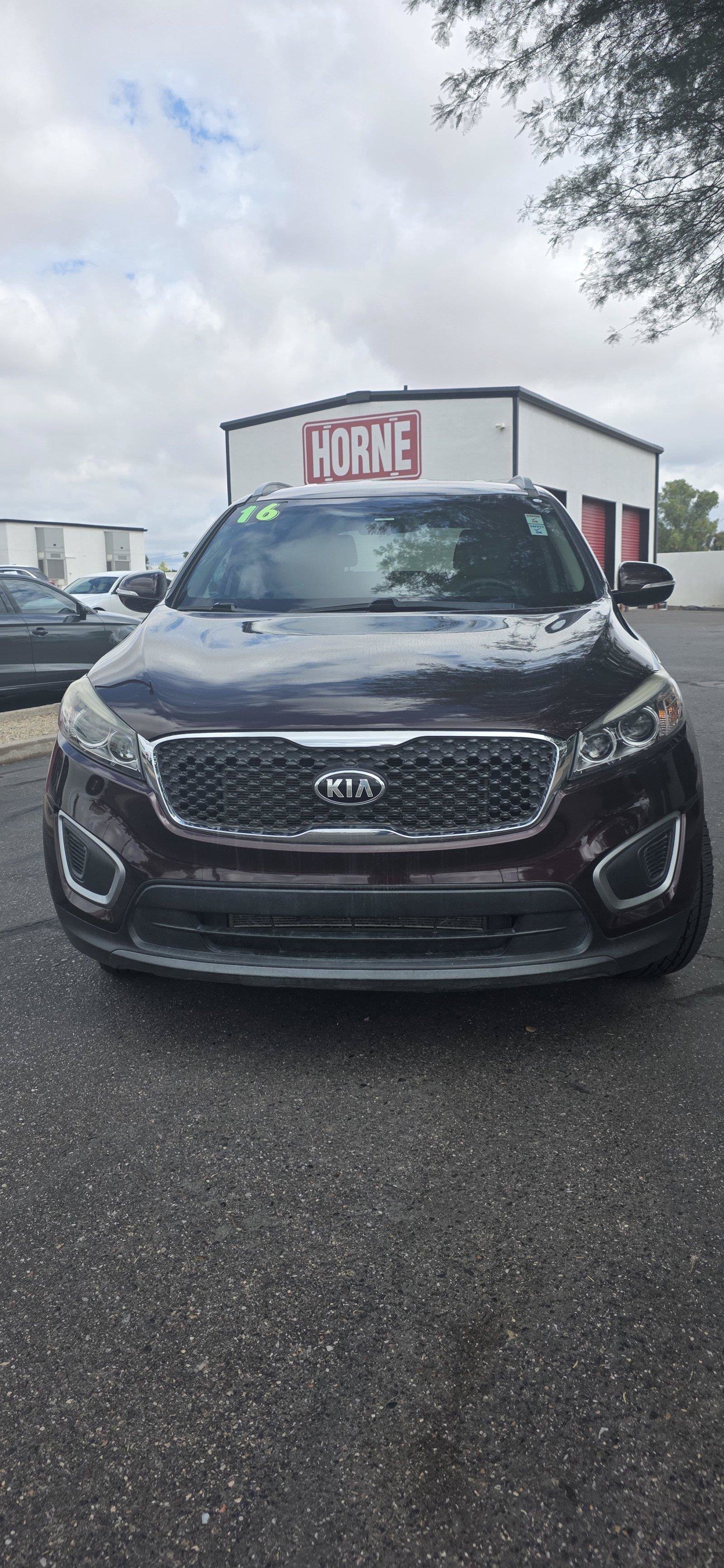 Used 2016 Kia Sorento FWD image 2