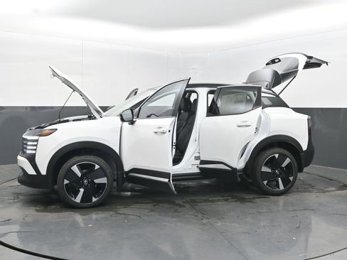 New 2026 Nissan Kicks SR w/ SR Premium Package image 42