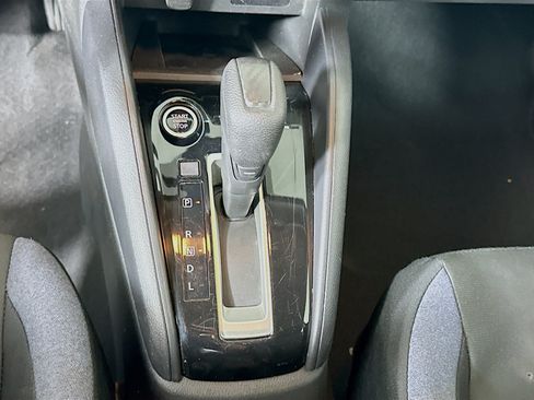 Used 2025 Nissan Versa SV FWD image 23
