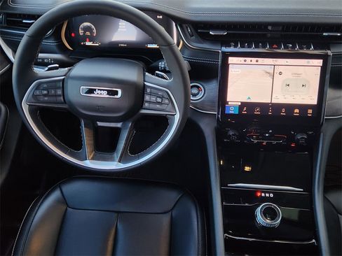 Used 2023 Jeep Grand Cherokee L Limited image 27