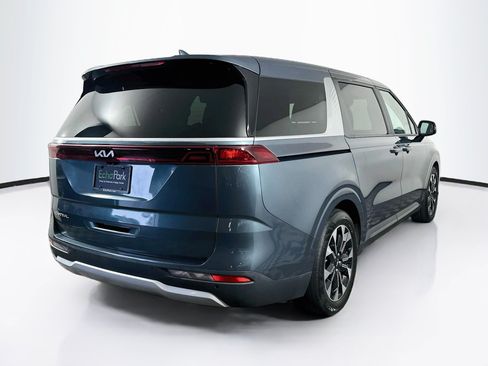 Used 2024 Kia Carnival EX FWD image 9