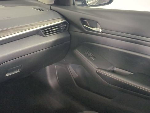Used 2025 Nissan Altima 2.5 SV FWD image 18