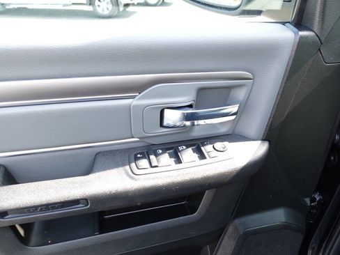 Used 2023 RAM 1500 Classic SLT w/ Electronics Convenience Group image 16