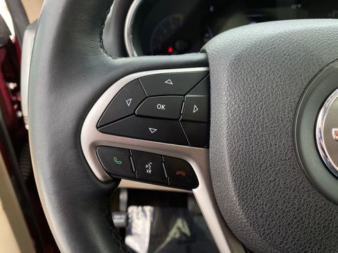 Used 2018 Jeep Grand Cherokee Limited w/ Luxury Group II image 26